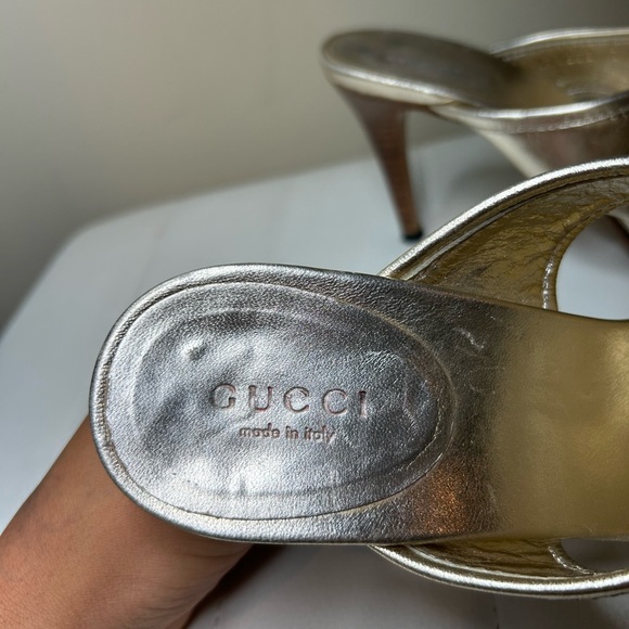 GUCCI Britt Gold Leather Thong Heel Sandals - Size 7 - Picture 4 of 5